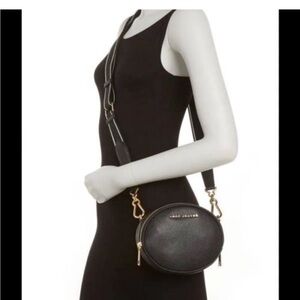 Marc jacobs oval black crossbody